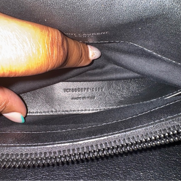 YSL SAINT LAURENT COLLEGE LARGE CHAIN QUILTED TEXTURED-LEATHER SHOULDER BAG - Picture 14 of 15